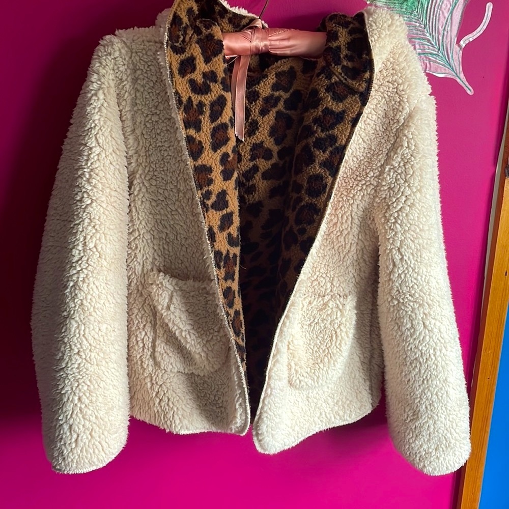 🐆Leopard Fleece Reversible Jacket🐆 - Picture 2 of 7